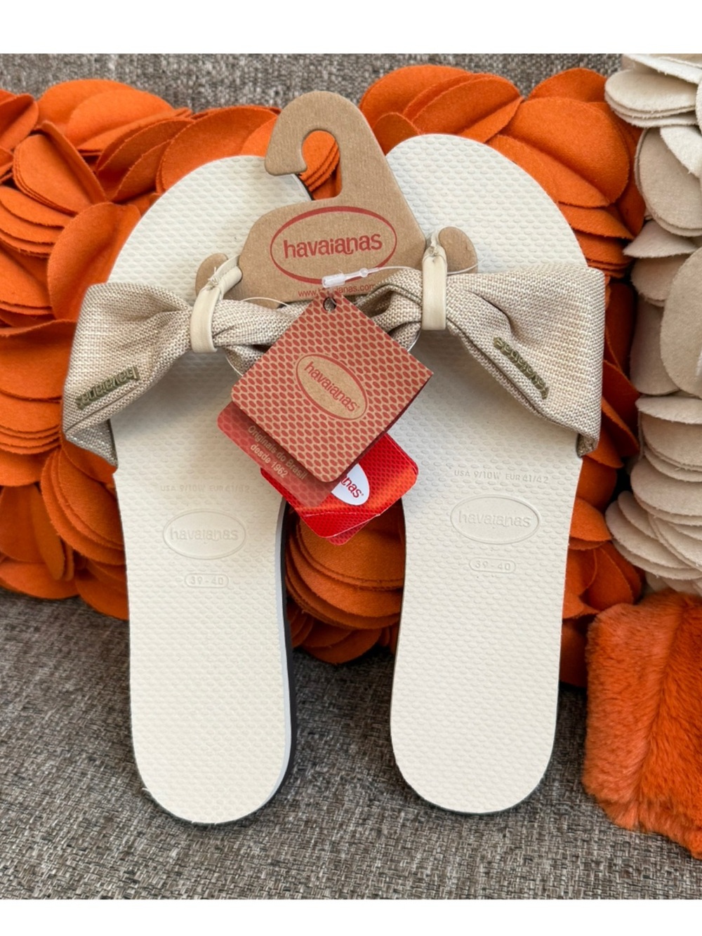 NWT Havaianas Women's You St. Tropez Shine Sandals in Beige